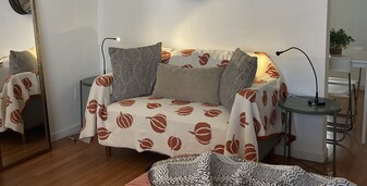 653 Michigan Ave, Unit 10 in Miami Beach, FL - Building Photo