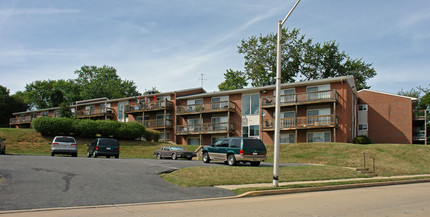 Hazelcrest Apartments in Baltimore, MD - Foto de edificio - Building Photo