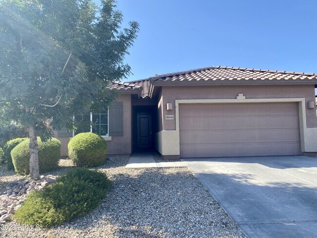 19640 W Jefferson St in Buckeye, AZ - Foto de edificio - Building Photo