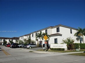 2414 SW 145th Pl in Miami, FL - Building Photo - Building Photo