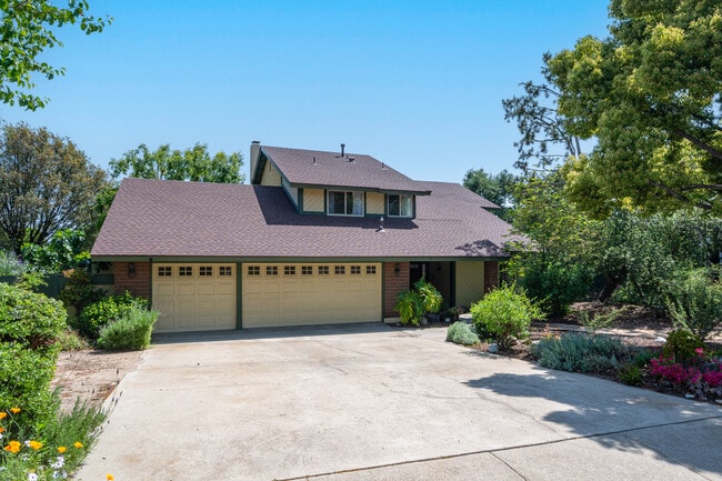 124 Sequoia Ct in Claremont, CA - Building Photo - Building Photo