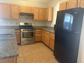 6712 Gleason Ave NW in Albuquerque, NM - Foto de edificio - Building Photo