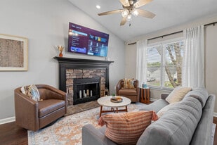 13 Huntcliff Dr in Cartersville, GA - Building Photo