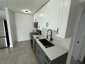 911 79th Terrace-Unit -C in Miami Beach, FL - Building Photo - Building Photo