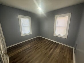 307 S Locust St in Eldon, MO - Building Photo - Building Photo