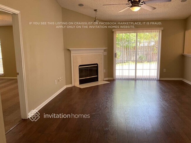 13757 Sea Mist Dr in Jacksonville, FL - Foto de edificio - Building Photo