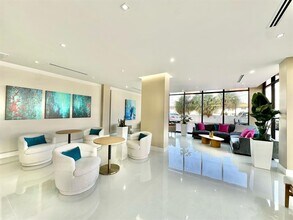 2401 S Ocean Dr in Hollywood, FL - Building Photo - Building Photo