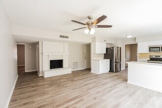 15411 Empanada Dr in Houston, TX - Foto de edificio - Building Photo