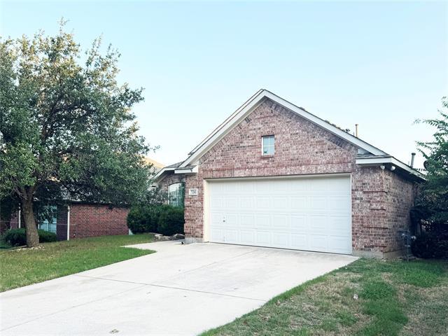 724 Red Elm Ln in Fort Worth, TX - Building Photo - Building Photo
