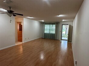 8420 SW 92 St in Ocala, FL - Foto de edificio - Building Photo