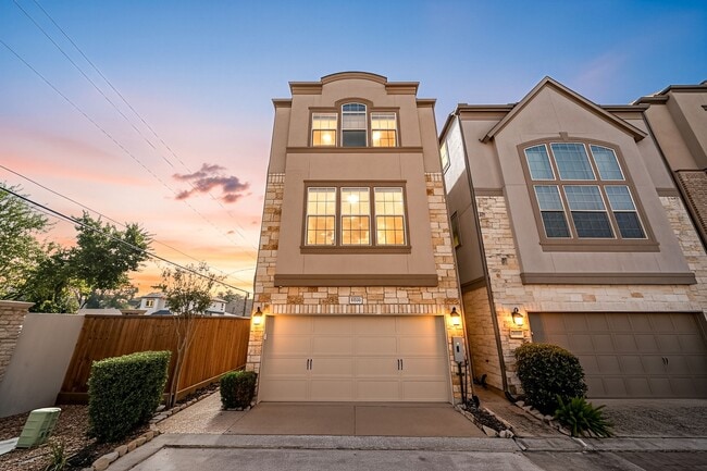 property at 6703 Highclere Manor Ln