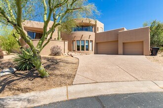 13448 E Bloomfield Dr in Scottsdale, AZ - Foto de edificio - Building Photo