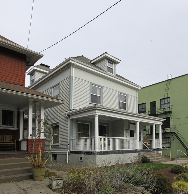 2225 NW Glisan St in Portland, OR - Foto de edificio - Building Photo
