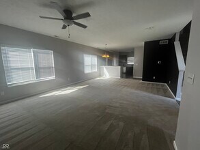 809 Blackberry Dr in Greenwood, IN - Building Photo - Building Photo