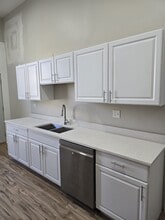206 S Main St, Unit Second Floor in Elkhart, IN - Building Photo - Building Photo