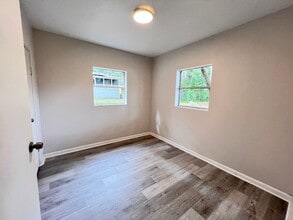 107 Oakland Dr in DeLand, FL - Building Photo - Building Photo