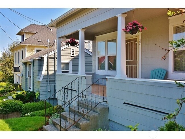 property at 1221 Burwell St