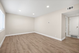 2612 Santa Clara Ave in Alameda, CA - Building Photo - Building Photo