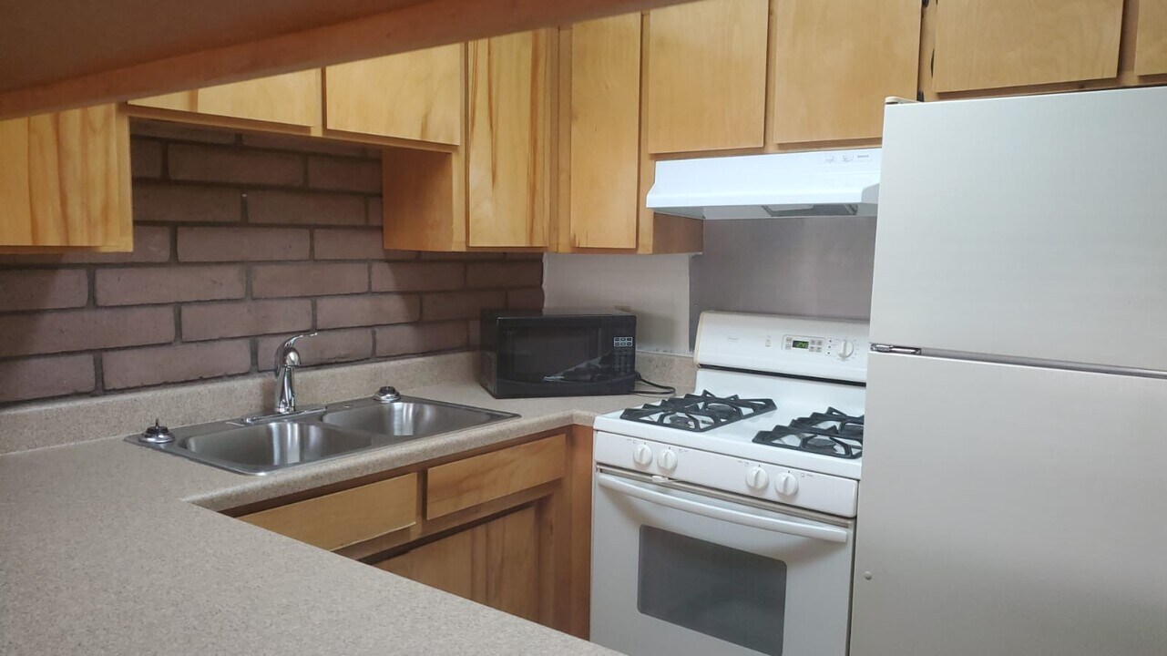 46 E Monroe St, Unit #3 in Nogales, AZ - Building Photo