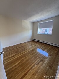 88 Gardner St, Unit 33 in Boston, MA - Building Photo - Building Photo