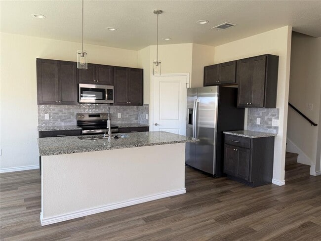 510 Whirlaway Dr in Jarrell, TX - Building Photo - Building Photo