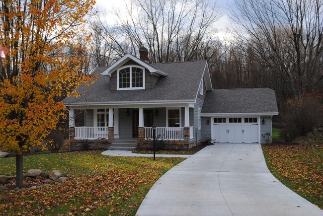 333 Cecil Henderson Rd in Canonsburg, PA - Building Photo - Building Photo