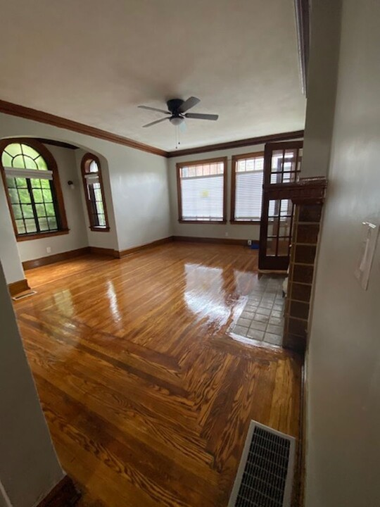 1505 Jackson St in Charleston, WV - Building Photo