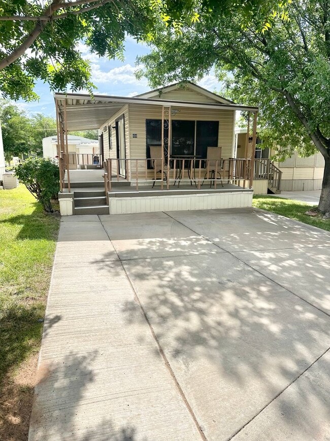 property at 1150 W Red Hills Pkwy