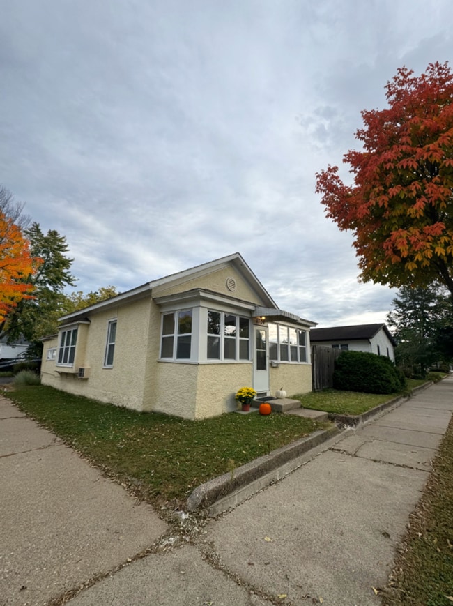 property at 1701 Winnebago St