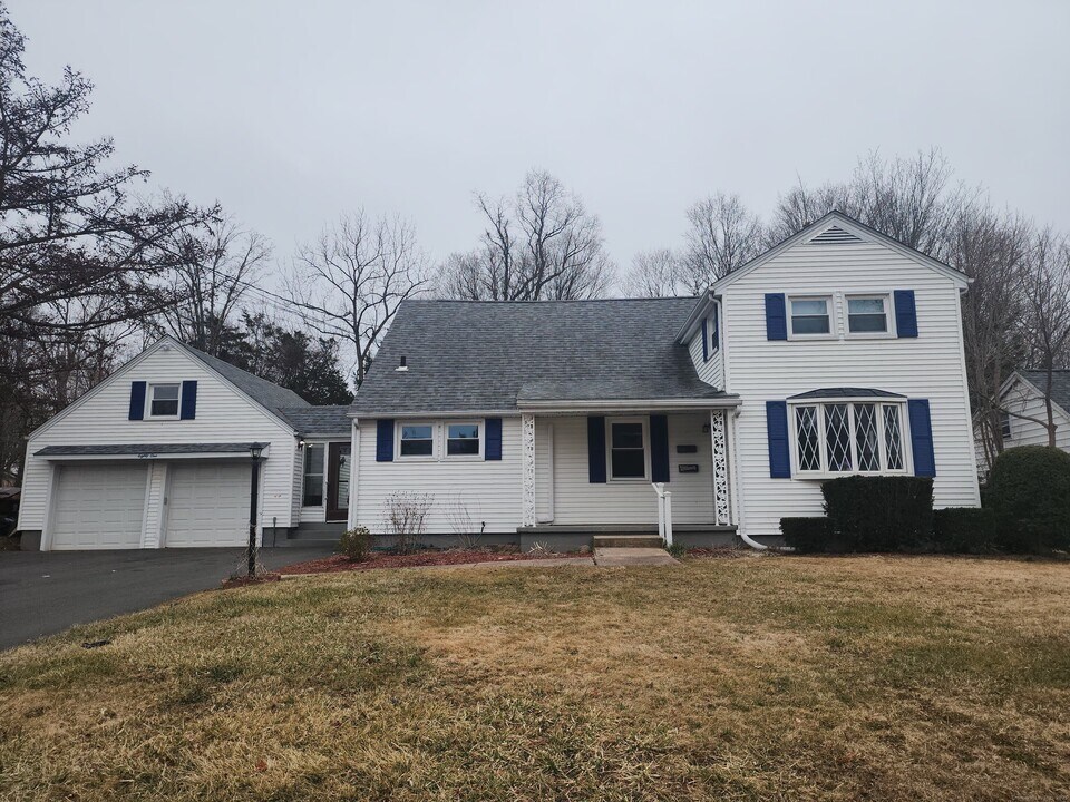 81 Middlefield St in Middletown, CT - Building Photo