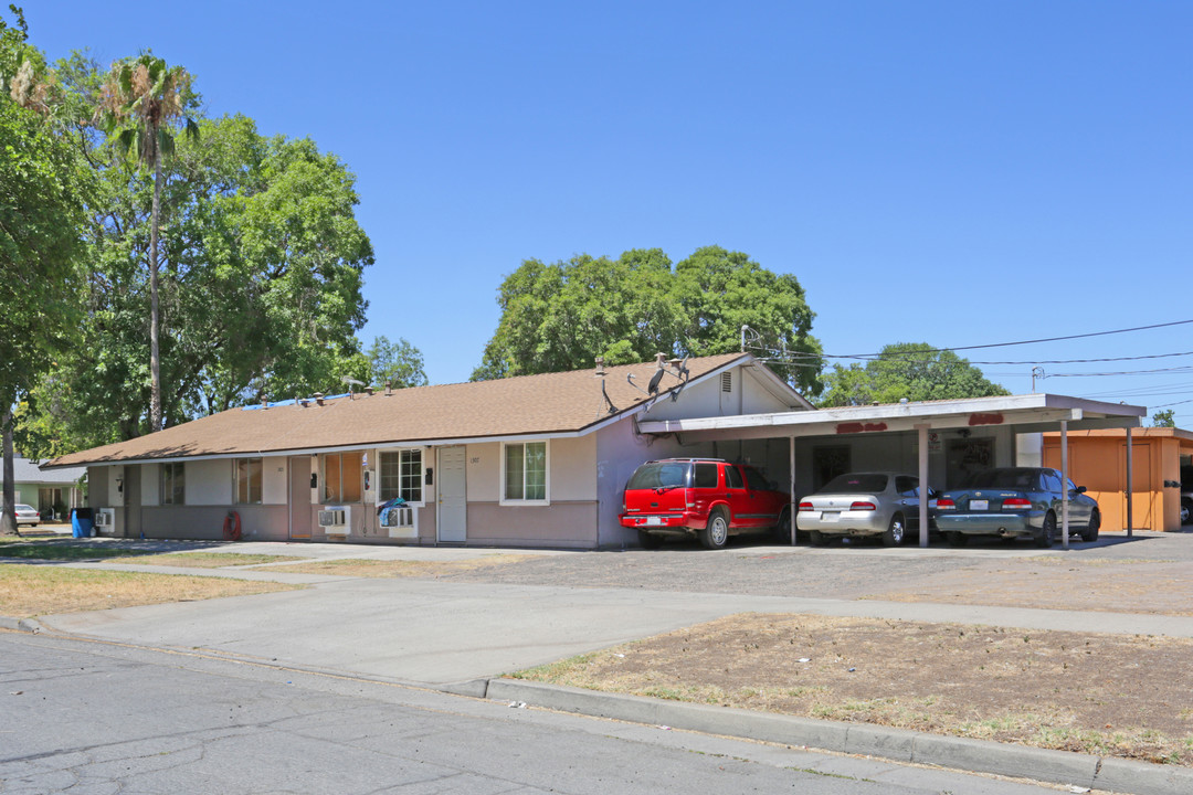 Arbor Apartments in Merced, CA - Building Photo