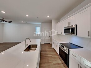 4594 Camden Bridge St in Las Vegas, NV - Foto de edificio - Building Photo