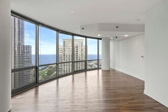 155 E 13th St in Chicago, IL - Building Photo - Building Photo