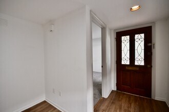 4404 Basswood Ln in Bellaire, TX - Building Photo - Building Photo