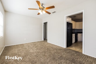 425 Hampton Ave in Lakeland, FL - Foto de edificio - Building Photo