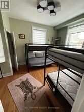 51 Queen St E in Brampton, ON - Building Photo - Building Photo