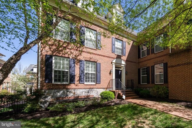 3911 Chain Bridge Rd in Fairfax, VA - Building Photo - Building Photo