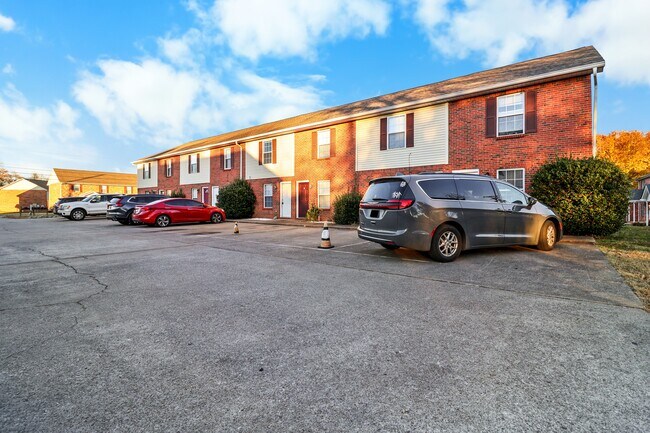 284 Raleigh Dr in Clarksville, TN - Building Photo - Building Photo