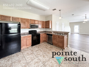 2002 Shelene Way in Foley, AL - Foto de edificio - Building Photo