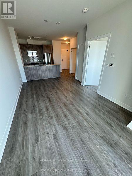 4130 Parkside Village Dr in Mississauga, ON - Building Photo - Building Photo