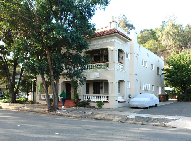 1112 Alhambra Ave