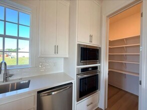 7671 Dearborne Dr in Baton Rouge, LA - Building Photo - Building Photo