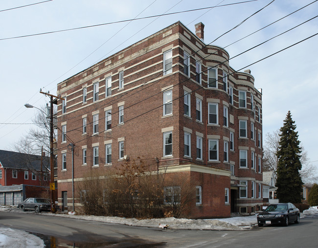 76 Chapin St in Holyoke, MA - Building Photo - Building Photo