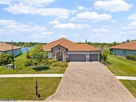 2038 Grove Dr in Naples, FL - Building Photo