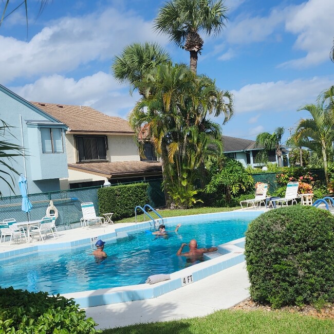 property at 950 S Kanner Hwy