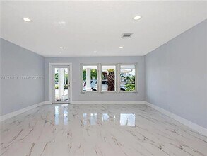 5770 NE 18th Ave in Fort Lauderdale, FL - Building Photo - Building Photo