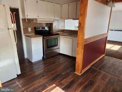 property at 19 Wilbur Cir