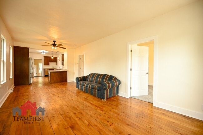property at 1115 Cardinal Ln