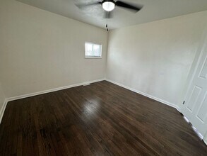 1006 E Hayward Ave in Independence, MO - Building Photo - Building Photo