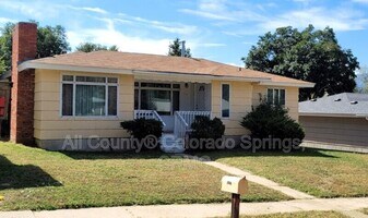 1217 Cumberland St in Colorado Springs, CO - Building Photo